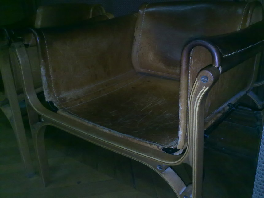 squelette de bois et peau de cuir squelette de bois et peau de cuir