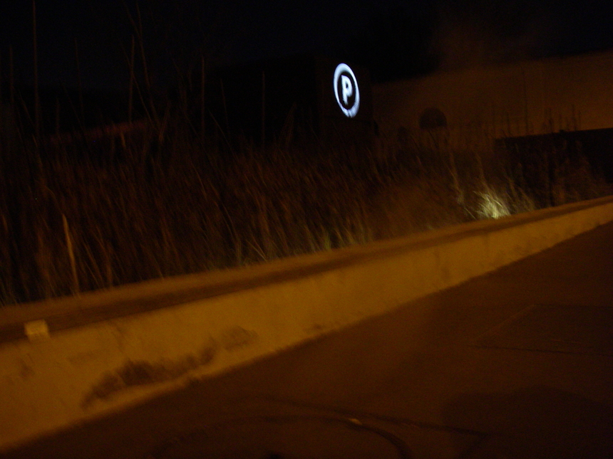 parking dans la brume parking dans la brume